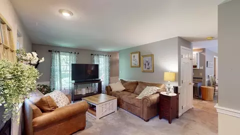 Living - 336 Maple St, Franklin, MA 02038 photo 3 of 4