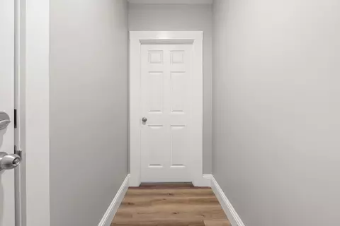 Entry Way - 307 Pine St, Gardner, MA 01440 photo 2 of 3