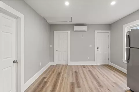 Entry Way - 307 Pine St, Gardner, MA 01440 photo 3 of 3