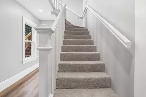 Entry Way - 307 Pine St, Gardner, MA 01440 photo 1 of 3