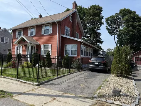 29 Prospect St, Saugus, MA 01906