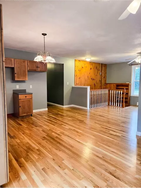 Living - 186 Willard Rd, Ashburnham, MA 01430 photo 3 of 3