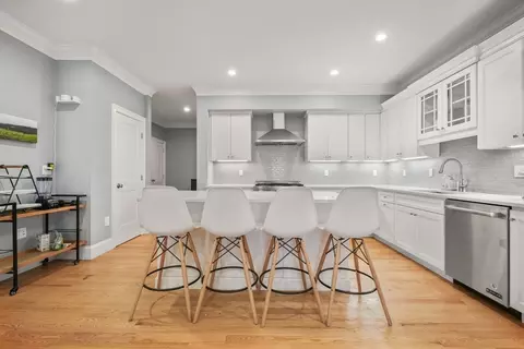 26 Brookfield Rd, Waltham, MA 02452