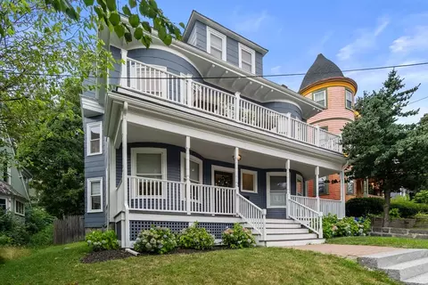 60 Roslin St #2, Dorchester Center, MA 02124
