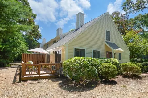 77 Shellback #77L, Mashpee, MA 02649