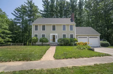 23 Willowdale Dr, Merrimac, MA 01860