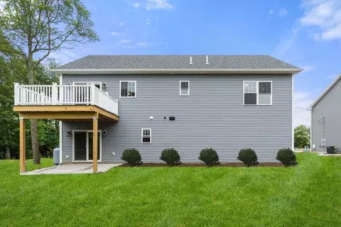 16 Bronson St, Fall River, MA 02721 photo 2
