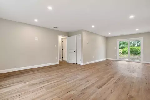 16 Bronson St, Fall River, MA 02721 photo 6