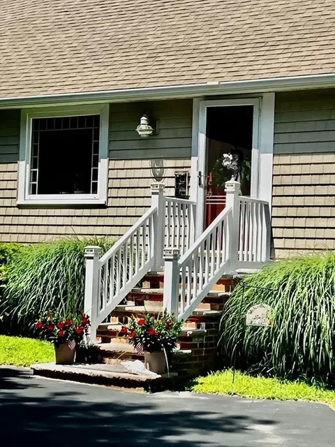 61 Barnstable Rd, Hull, MA 02045 photo 3