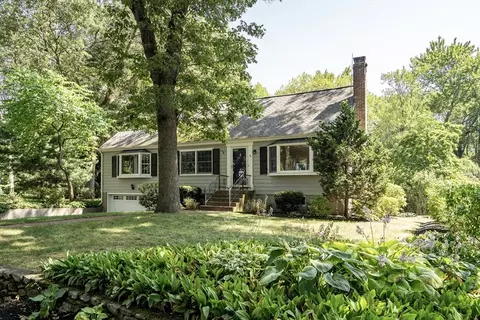 34 Greenwood St, Lexington, MA 02421