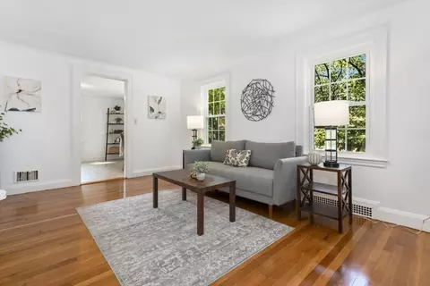 Living - 15 Fairmount Rd, Reading, MA 01867 photo 3 of 4