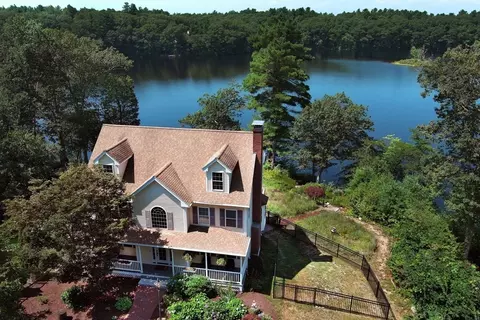 10 Dogwood Ln, North Reading, MA 01864