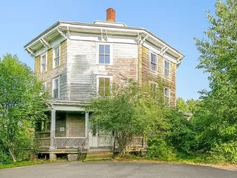 89 Patriots Rd, Templeton, MA 01468