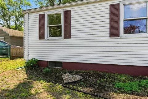 Exterior - 199 Cherokee Dr, Springfield, MA 01109 photo 7 of 7