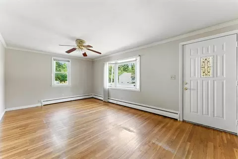 Living - 199 Cherokee Dr, Springfield, MA 01109 photo 1 of 3