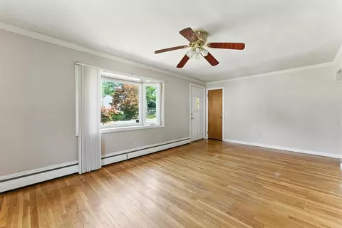 Living - 199 Cherokee Dr, Springfield, MA 01109 photo 3 of 3