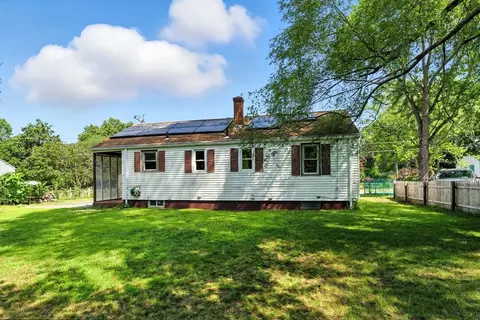 Exterior - 199 Cherokee Dr, Springfield, MA 01109 photo 4 of 7