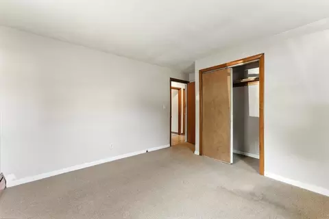 Bedroom - 199 Cherokee Dr, Springfield, MA 01109 photo 6 of 9