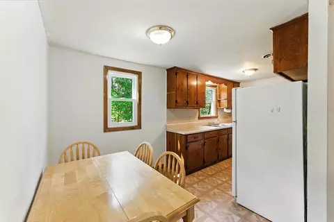 Dining - 199 Cherokee Dr, Springfield, MA 01109 photo 1 of 2