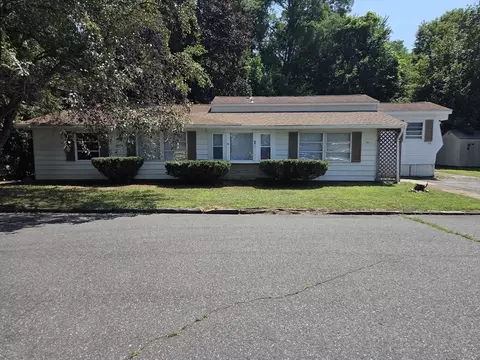 26 Elm Shade Way, Springfield, MA 01119