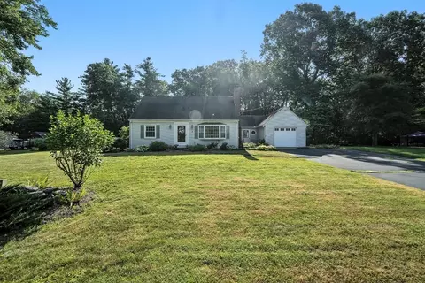 8 Meadowview Rd, Wilbraham, MA 01095