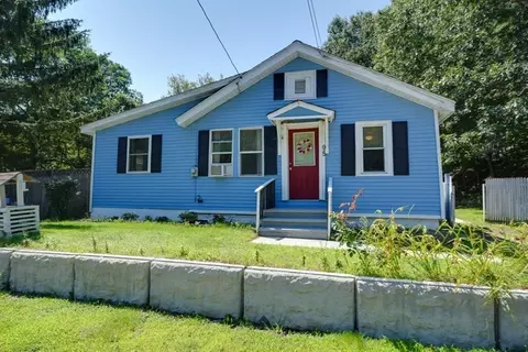 95 Charlton St, Oxford, MA 01540