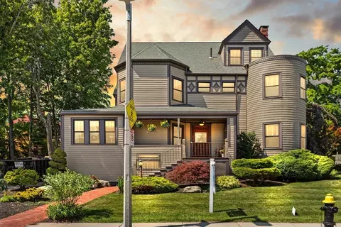6 Fairfax St, Dorchester Center, MA 02124