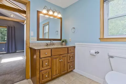 Bath - 53 Beach Point Rd, Lancaster, MA 01523 photo 4 of 4