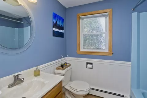 Bath - 53 Beach Point Rd, Lancaster, MA 01523 photo 1 of 4