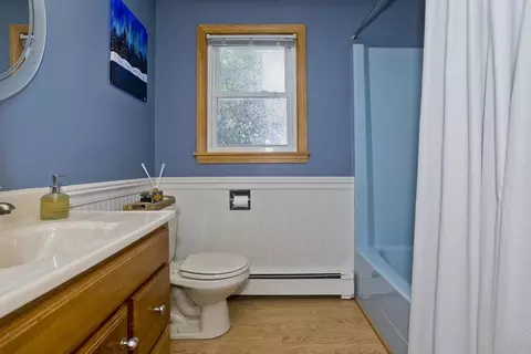 Bath - 53 Beach Point Rd, Lancaster, MA 01523 photo 2 of 4