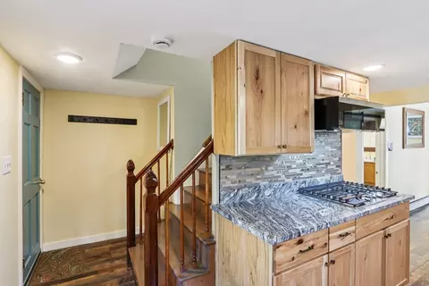 60 Pond St, Georgetown, MA 01833 photo 5