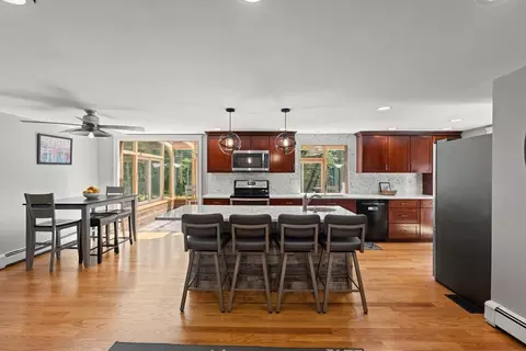 53 Batchelder Rd, Reading, MA 01867 photo 3