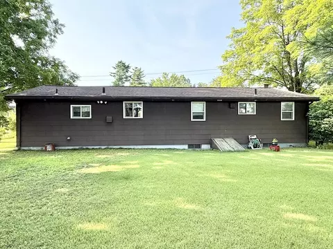 Exterior - 31 Pomeroy St, Easthampton, MA 01027 photo 4 of 7