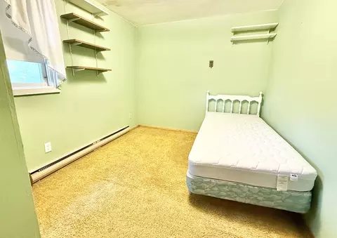 Bedroom - 31 Pomeroy St, Easthampton, MA 01027 photo 4 of 5
