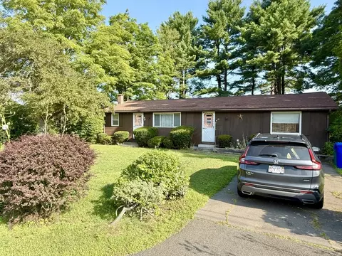 Exterior - 31 Pomeroy St, Easthampton, MA 01027 photo 7 of 7