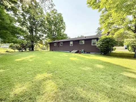 Exterior - 31 Pomeroy St, Easthampton, MA 01027 photo 3 of 7