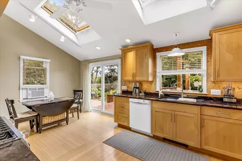 1 Sandy Ln, Bourne, MA 02532 photo 5