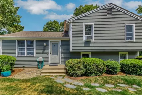 1 Sandy Ln, Bourne, MA 02532