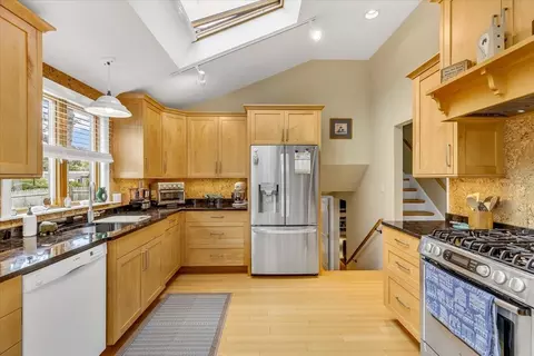 1 Sandy Ln, Bourne, MA 02532 photo 2