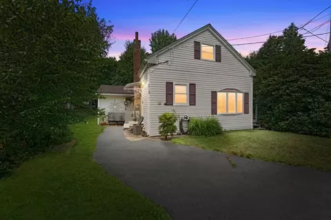 203 Hartford Ave W, Uxbridge, MA 01569