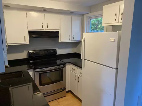 135 W Main St #23, Hyannis, MA 02601 photo 4