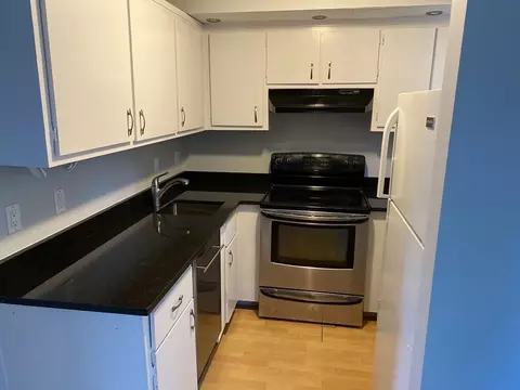 135 W Main St #23, Hyannis, MA 02601 photo 5