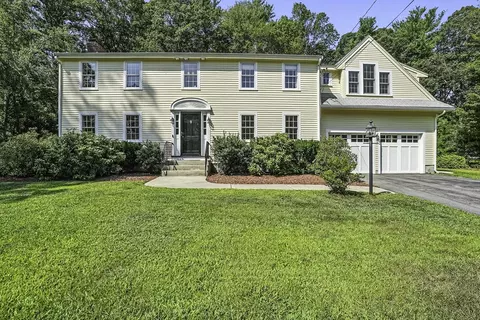 22 Captain Browns Ln, Acton, MA 01720