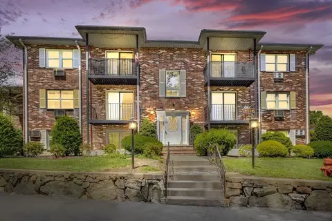 21 Pine St #K, Canton, MA 02021
