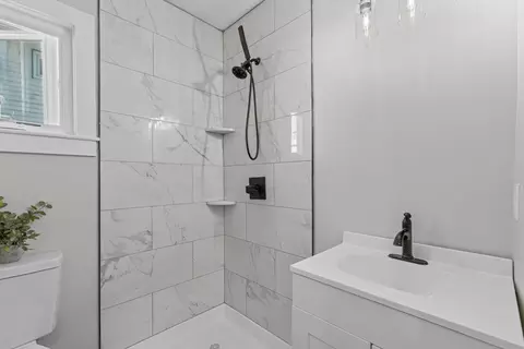 Bath - 15 Bennett St, Everett, MA 02149 photo 2 of 3
