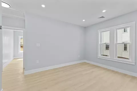 Living - 15 Bennett St, Everett, MA 02149 photo 2 of 4