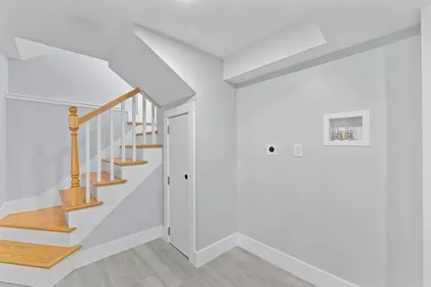 Entry Way - 15 Bennett St, Everett, MA 02149 photo 3 of 5