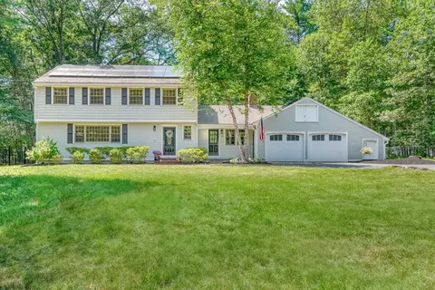 162 Border Rd, Concord, MA 01742