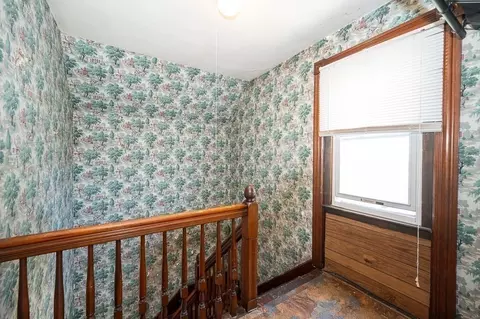 Entry Way - 3 Arbor Vitae St, Worcester, MA 01603 photo 3 of 5