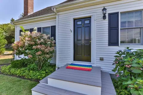 5 Glacier Dr, Truro, MA 02666